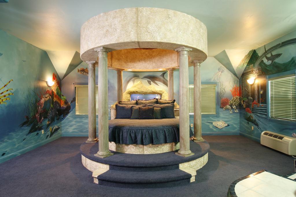 Black Swan Inn Luxurious Theme Rooms Покателло Номер фото